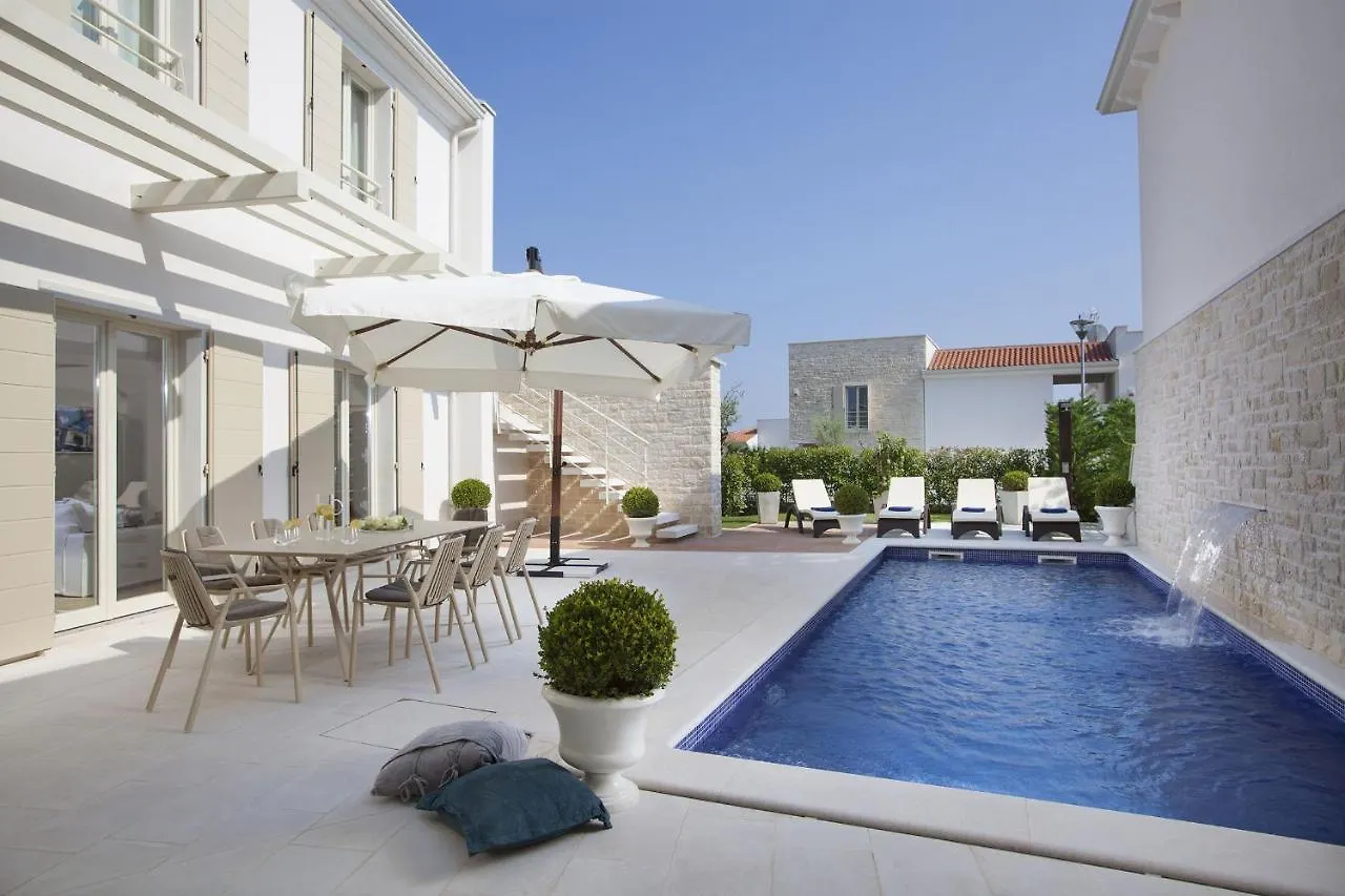 Villa Frida By Hmz Villas Tar-Vabriga